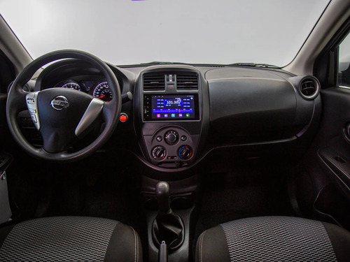 Nissan Versa 1.6 Sense Mt Versa
