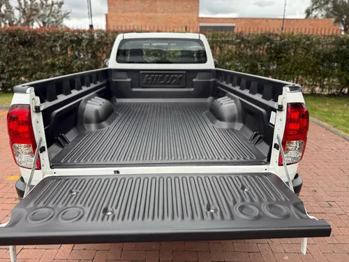 Toyota Hilux 2.7cc Mt 2022