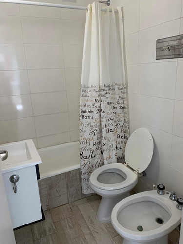 Imagen 5 de 7 de Hermoso 1 Amb.pleno Centro,impecable A La Calle,dueño Direct