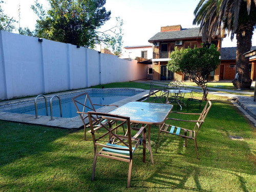 Imagen 22 de 24 de Casa En Venta. 5 Ambientes, Jose C Paz Centro.