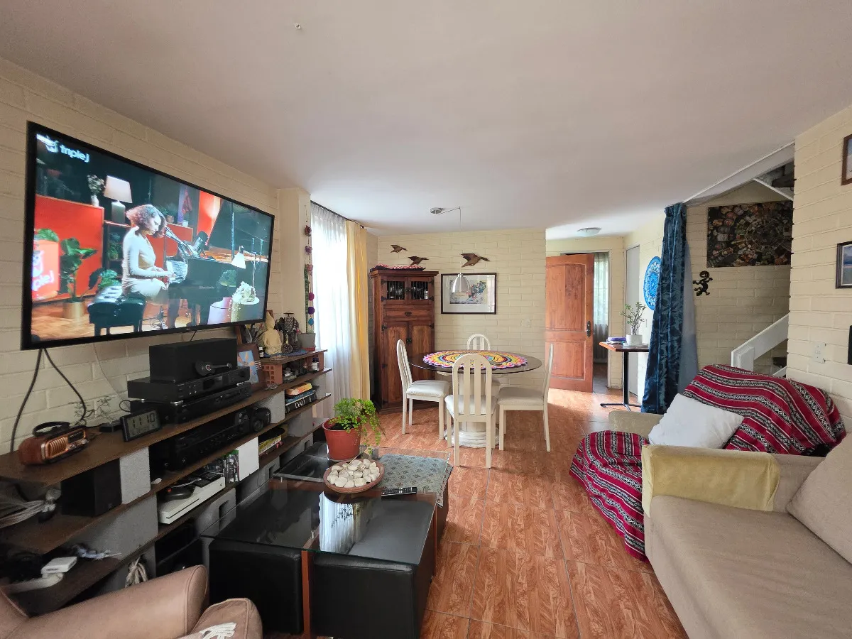 Imagen 3 de 28 de En Venta! Casa 4 Dorm/2 Baños/patio Metro Los Orientales