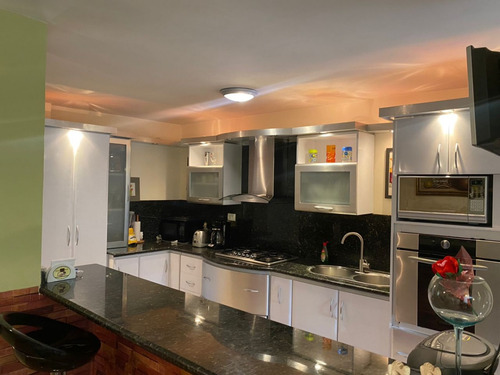 Townhouse. En Villa Venezia Manantial, Naguanagua. LG