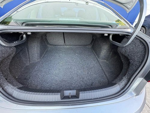 Volkswagen Jetta 1.4 TSI manual