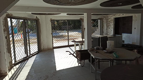 Terreno En Venta - 210mts2 - Ostende