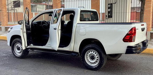 Toyota Hilux 2.7 Cabina Doble Base Mt