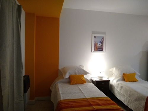 Alquiler Temporario Dueño, Departamento ,monoambiente Muy Luminoso, Hospitales Garrahan, Milstein, Fundacion Favaloro, Ramos Mejia. Dueño , Cerca Subte E Y H, Excelente Conectividad. Mínimo 2 Días.
