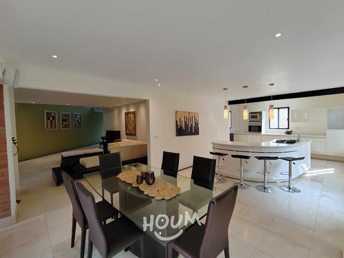 Casa En Jacarandas, Querétaro Con 3 Recámaras, 392 M², Id: 155560