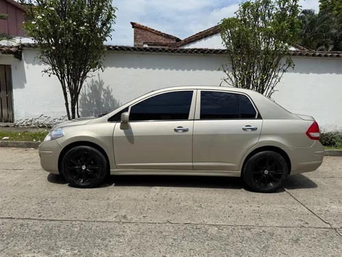 Nissan Tiida Mío Automático Cuero 2012