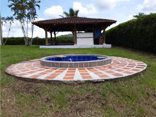 Vendo Fk De Recreo Vereda La Honda, 3 Cuadras Combia, Pereira