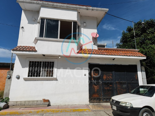 En Venta Casa De 2 Niveles Con 4 Recamaras En Col. Nueva Yecapixtla