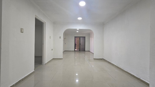 Casa Con Estacionamiento