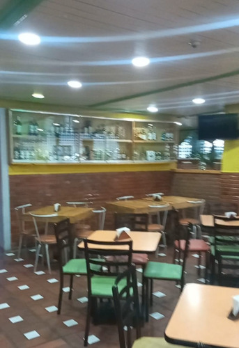 Se Vende Fondo De Comercio Para Café, Pizzería Y Pollo . Gran Oferta Em