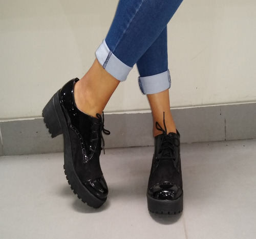 Zapatos-mocasines-botines-plataforma-mujer-oxford-negro