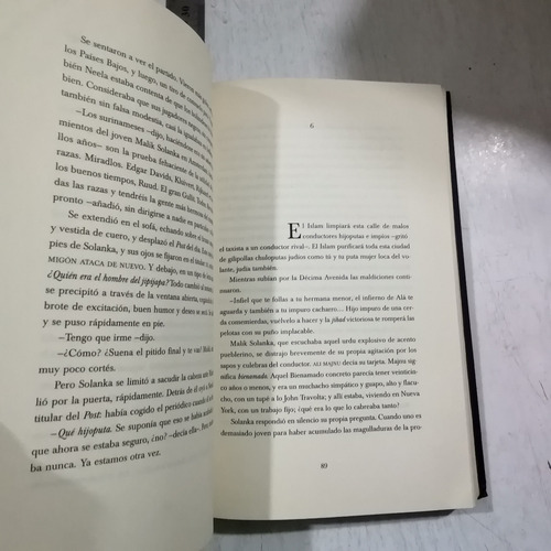 Furia Salman Rushdie 2a Ed 2002 Formato Grande Pasta Dura. (Usado)