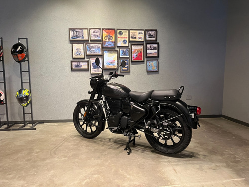 Royal Enfield Classic 350 Stealth Black