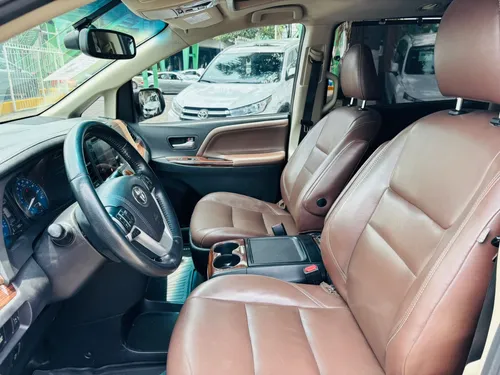 Toyota Sienna 3.5 Limited V6 At