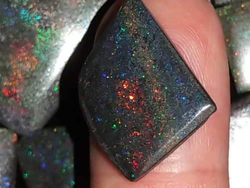 Pedra Opala Preciosa Matrix Negra Rainbow Natural De 5,00 Ct