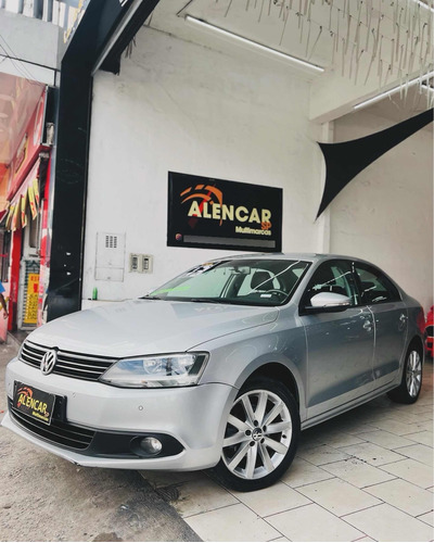 Volkswagen Jetta 2.0 Comfortline Flex 4p Automática