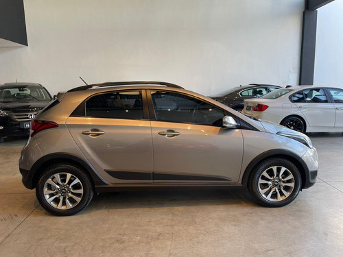 Imagem 4 de 11 de Hyundai Hb20x Style 1.6 (aut) Flex Automático