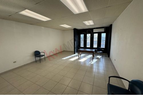 Terreno Con Edificio Comercial En Venta Ubicado En Centro Civico