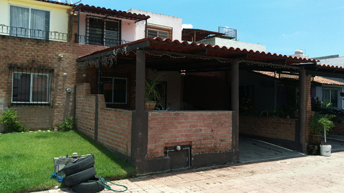 Casa De Fraccionamiento En Coto De Puerto Vallarta. Jal.