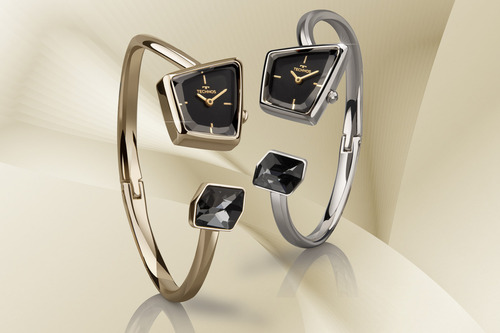 Relógio Technos Feminino Crystal Dourado Bracelete Vx10aa/1p Fundo Preto