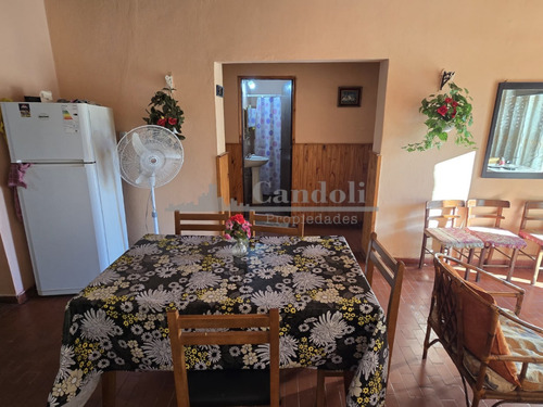 Casa En Venta 3 Ambientes - Santa Clara Del Mar, Con Departamento Al Fondo