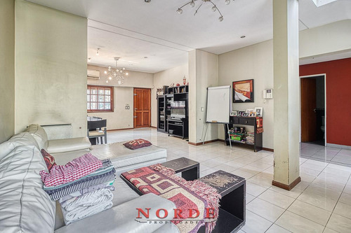 Venta Mataderos Montiel 1900 Casa 5 Ambientes Terraza Garaje