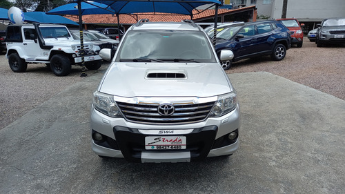 Toyota Hilux SW4 3.0 Srv 7l 4x4 Aut. 5p
