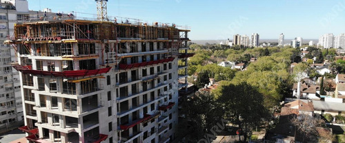 Yrigoyen Blvd · 4 Amb, Terraza 35 M2 ·
