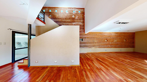 Venta Casa 4 Dormitorios 4 Baños / Pileta B. Jardin Claret