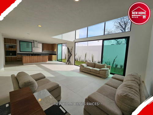 Casas En Venta En Metepec Cerca Del Parque Bicentenario Con 4 O 5 Recamaras