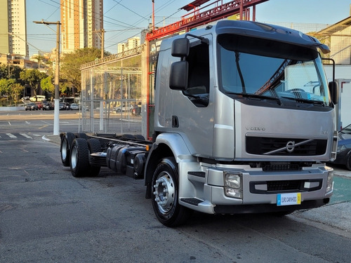 Imagem 2 de 14 de Volvo Vm 270 2013