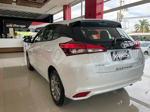 Imagen 7 de 11 de Toyota Yaris 1.5 107cv Xls 5p Sarthou