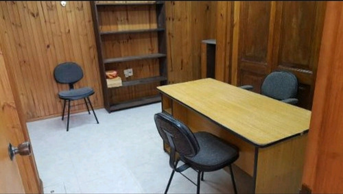Local Comercial. 2 Ambientes Y Baño.