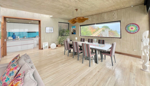 Gran Y Sólida Casa En Venta Con Privilegiada Vista, Zapallar