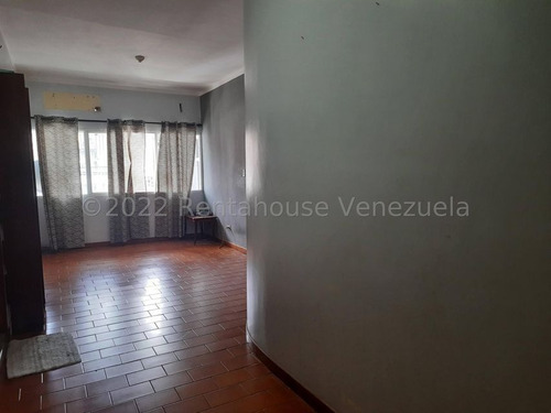 Imagen 10 de 11 de Local Comercial En Venta En Centro De San Juan De Los Moros 23-2545 / 0424-3392775