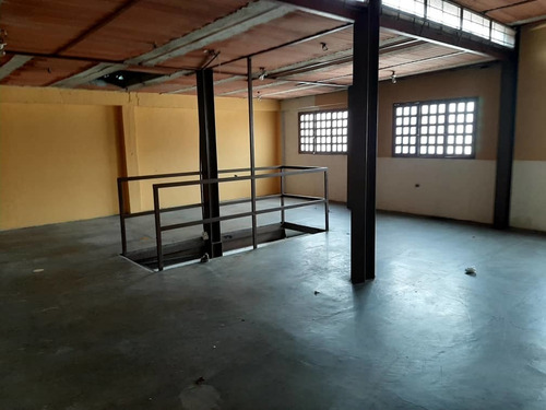 Imagen 6 de 9 de Alquilo Local Comercial En Av Cuatricentenaria