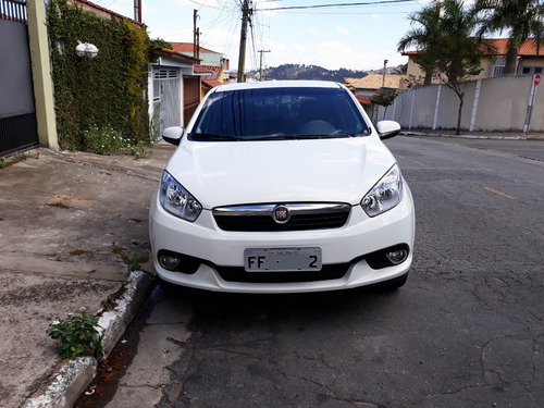 Fiat Grand Siena 2013 1.6 16v Essence Flex Dualogic 4p