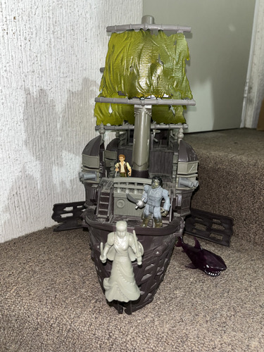 Piratas Del Caribe Figura De Acción Barco Silent Mary (Usado)