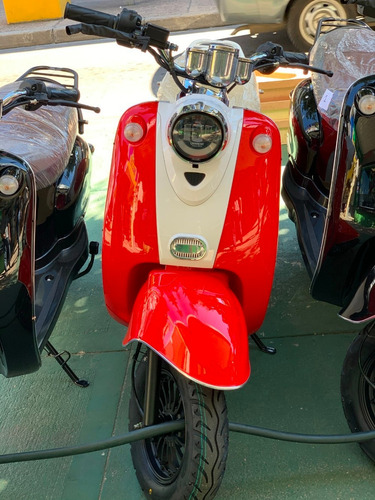 Imagen 10 de 12 de Moto Scooter Electrica Retro E-life Motor Bosch 2000 Watts