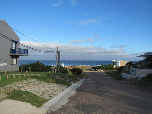 Apartamento En Venta, Montoya, 3 Dormitorios- Ref: 73