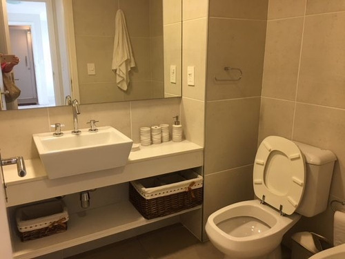 Venta De Apartamento 2 Dormitorios En Brava, Punta Del Este.