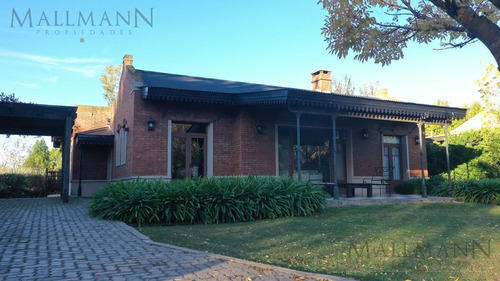 Lindisima Casa En Venta. -mallmann Propiedades