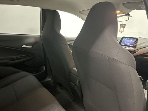 Chevrolet Onix plus Onix