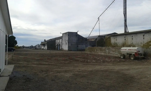 Excelente Predio De 15.000 M² C/ 4000 M² De Galpones