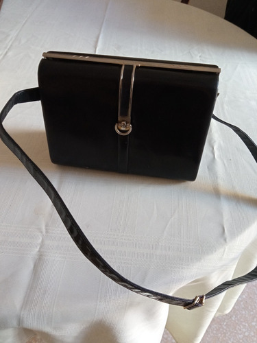 Cartera Charol Cuero