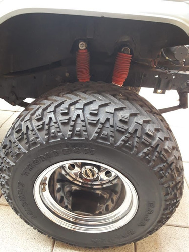 Imagen 2 de 13 de Jeep Ika