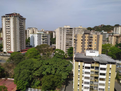 Se Vende Hermoso Y Comodo  Apartamento En La Urbina Em