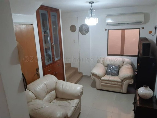 Imagen 3 de 19 de Freddy Camacaro Rentahouse, Townhouse En Venta En La Cumaca San Diego. 22-6768